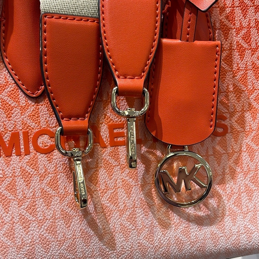 Michael Kors Mirella Small Ombré Signature Logo Crossbody Bag
Red Clay 
NWT - Picture 4 of 16